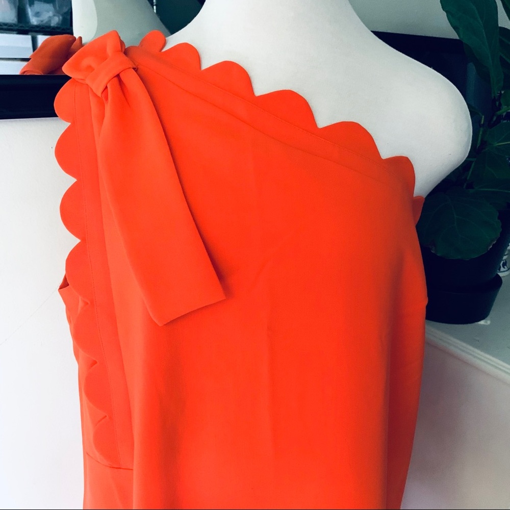 NWT Victoria Beckham One Shoulder Scallop Dress - Picture 3 of 4